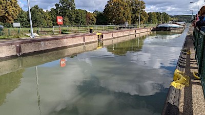 Die Schleuse Bevergern ist immer spannend mit Schiff!
