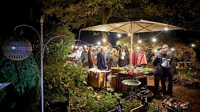Alle Stände sind schön beleuchtet