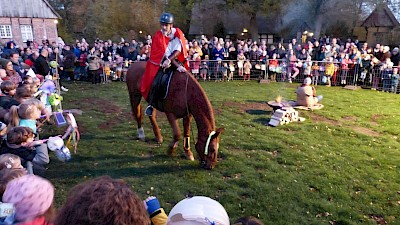 Das Martinsspiel in vollem Gange