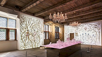 Der Rittersaal der Burg Vischering mit bezaubernder Videoinstallation