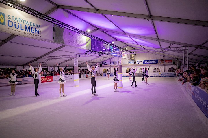 Dülmener Winter mit überdachter Eisbahn