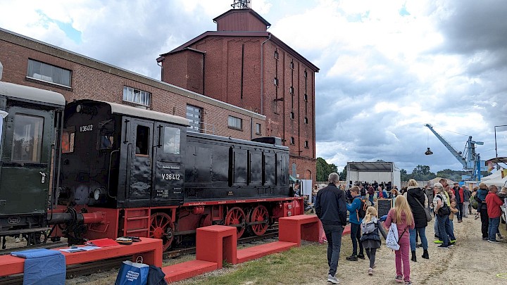 Der Zug am Dörenther Hafen