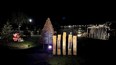 Erst im Dunkeln kommen manch schöne Installationen richtig zur Geltung